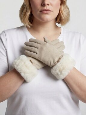 UGG Style Fashion Classic Suede Faux-Fur Cuff Gloves in Cream